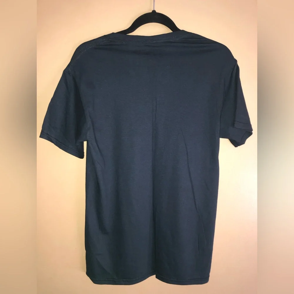 NWT Men’s FashionNova Printed “Fantasy” Short Sleeve Tee Sz S - Picture 3 of 3